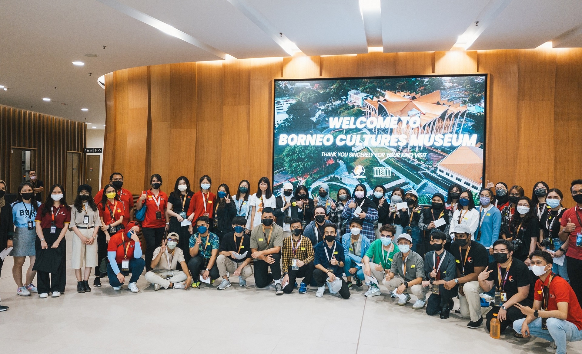 The EEP students and Swinburne Sarawak staff members at the Borneo Cultures Museum along with museum staff. 