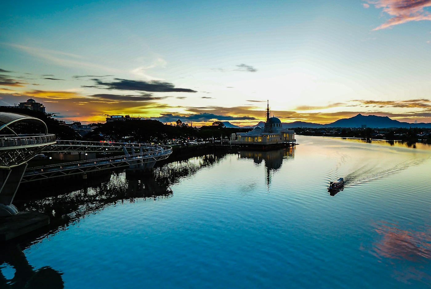 A small city and home to Swinburne Sarawak, Kuching is more than just a great study destination