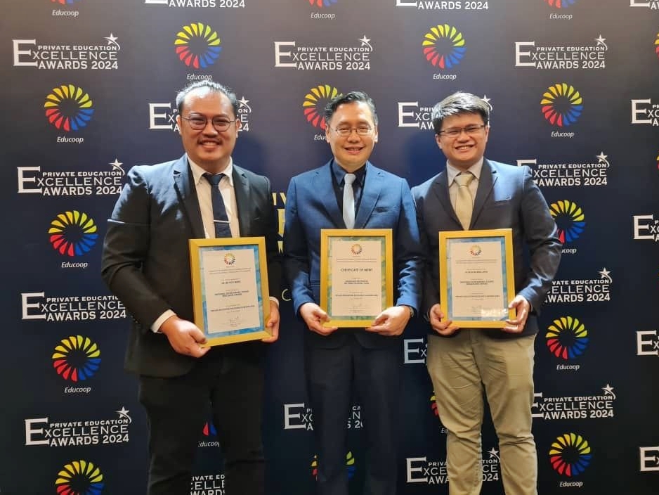 Three Swinburne Sarawak academics recognised with national awards