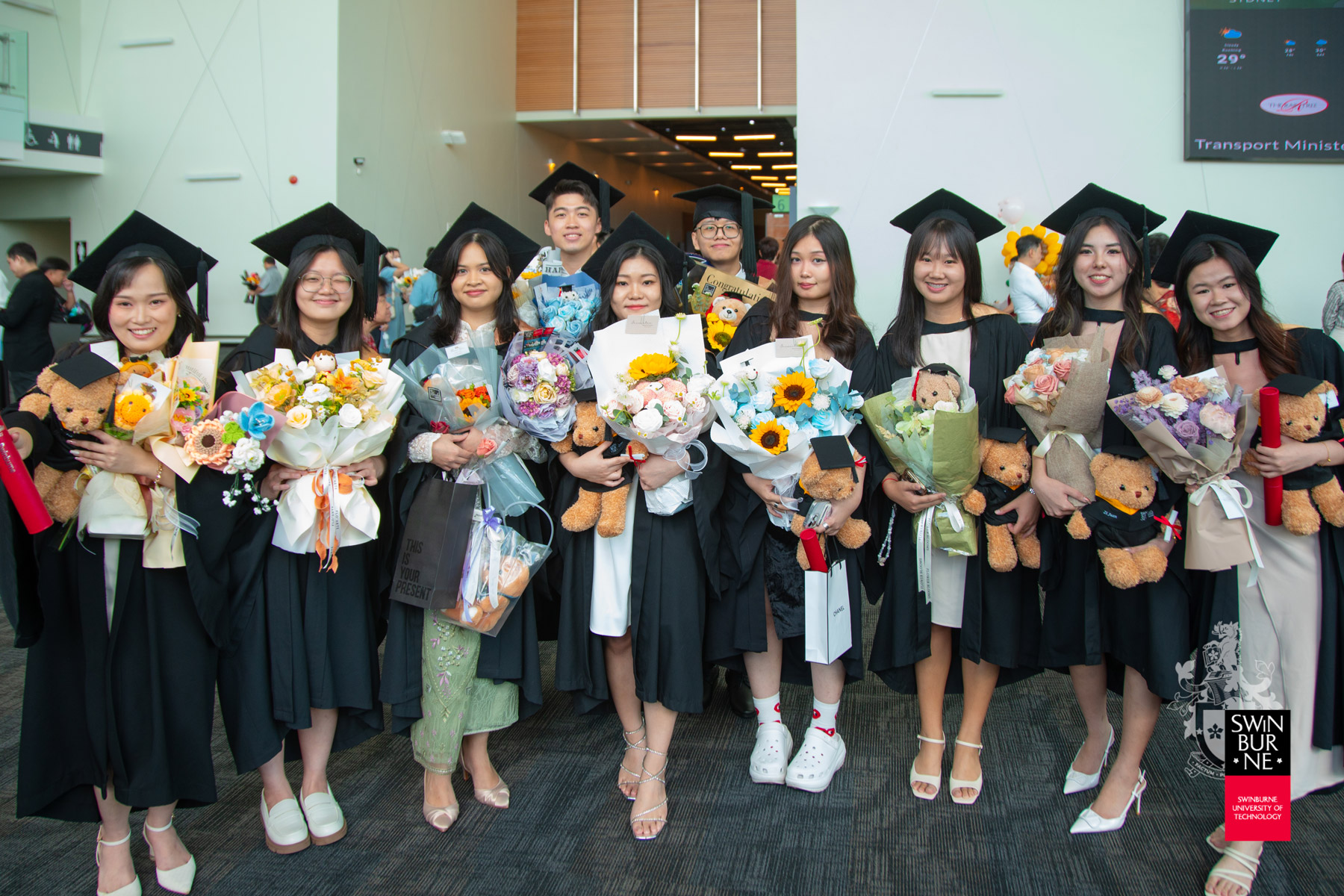 279 Swinburne Sarawak graduates celebrate milestone