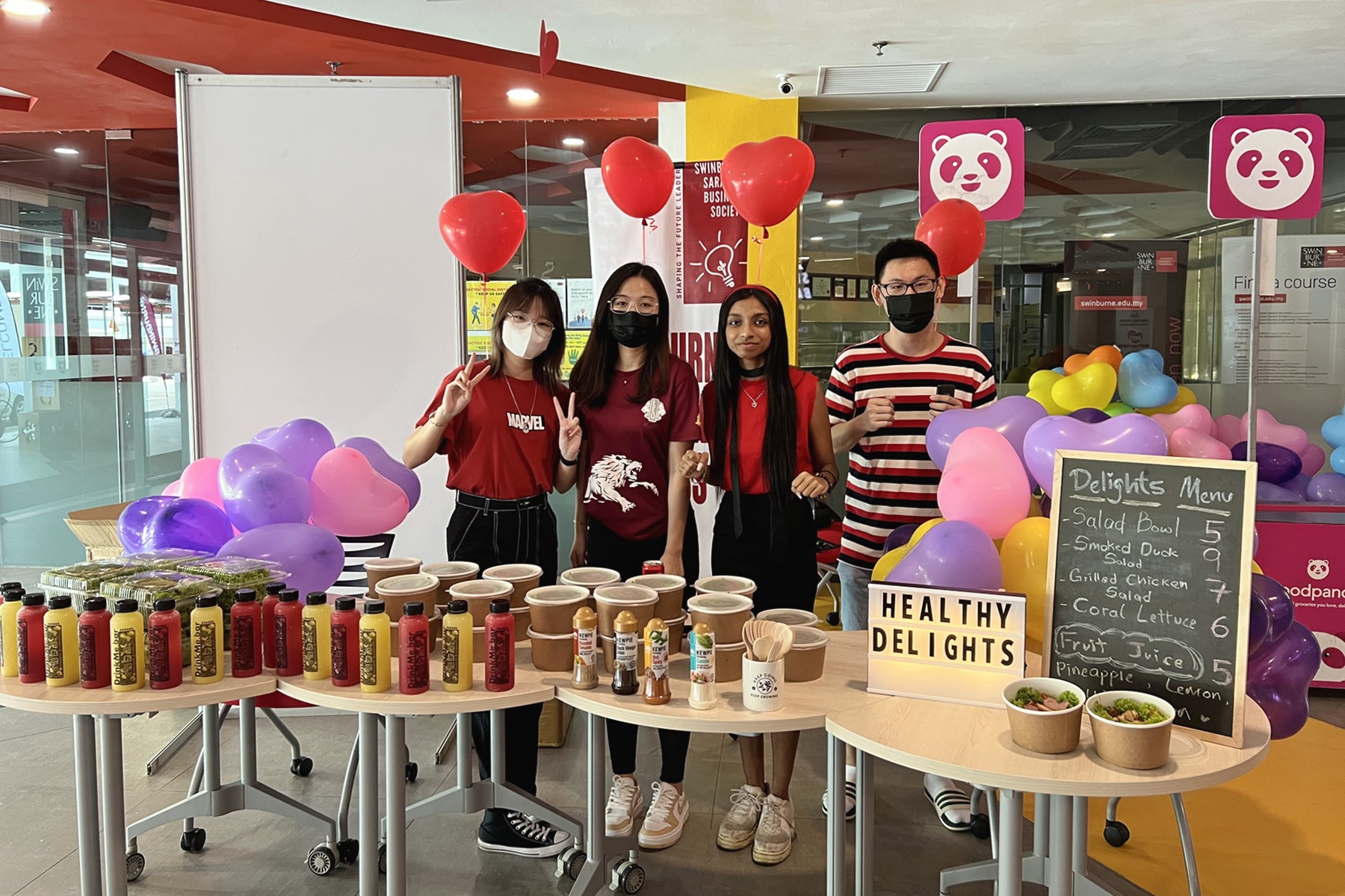 Healthy Delights, the pioneering student-led enterprise team, guided by Dr Wee, which offers organic salad bowls on campus through a farm-to-table concept.